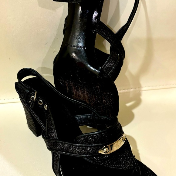 Women’s shoes - Picture 3 of 3